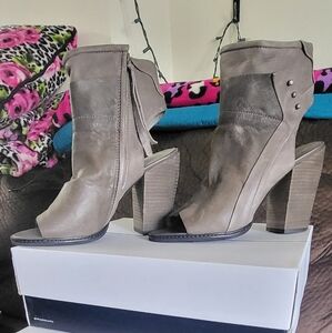 Dolce Vita - Niki Peep Toe bootie